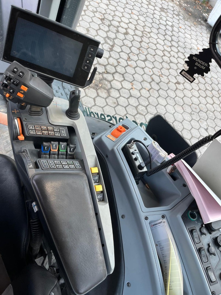 Valtra T214 Direct TwinTrac - 장궤형 트랙터 : 사진 3 Valtra T214 Direct TwinTrac - 장궤형 트랙터 : 사진 3