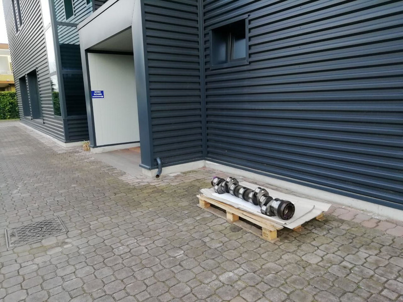 DAF OE 1684102 - 크랭크 샤프트 트럭 용 : 사진 1 DAF OE 1684102 - 크랭크 샤프트 트럭 용 : 사진 1