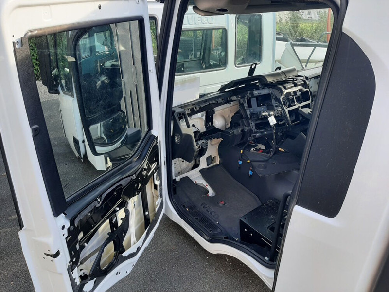 Iveco T-Way / X-Way / S-Way (day cab) - 운전실 및 내부 트럭 용 : 사진 4 Iveco T-Way / X-Way / S-Way (day cab) - 운전실 및 내부 트럭 용 : 사진 4