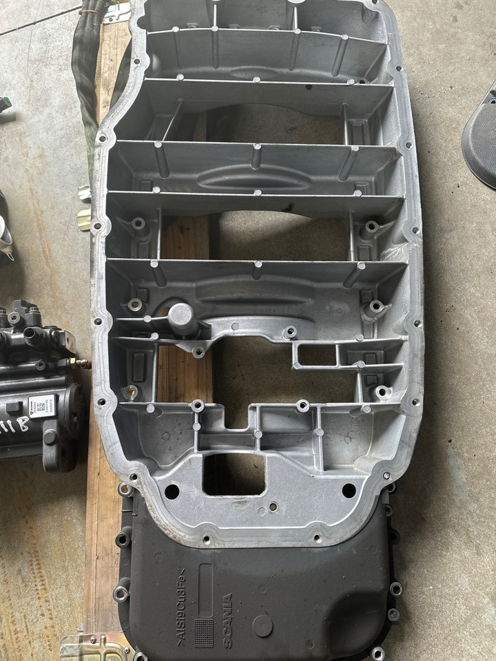 ALU OIL SUMP 2512936 - 오일 팬 트럭 용 : 사진 1 ALU OIL SUMP 2512936 - 오일 팬 트럭 용 : 사진 1