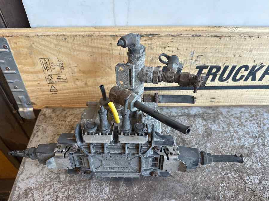 DAF VALVE 1519383 - 브레이크 밸브 트럭 용 : 사진 1 DAF VALVE 1519383 - 브레이크 밸브 트럭 용 : 사진 1