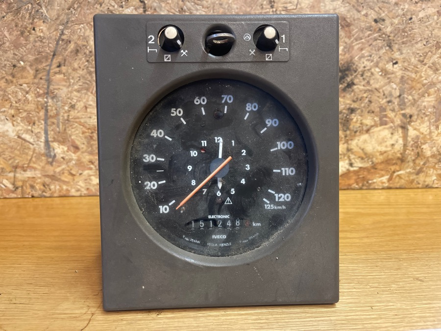 IVECO FARTSKRIVER TYPE 1314-37 - 운전실 및 내부 트럭 용 : 사진 1 IVECO FARTSKRIVER TYPE 1314-37 - 운전실 및 내부 트럭 용 : 사진 1