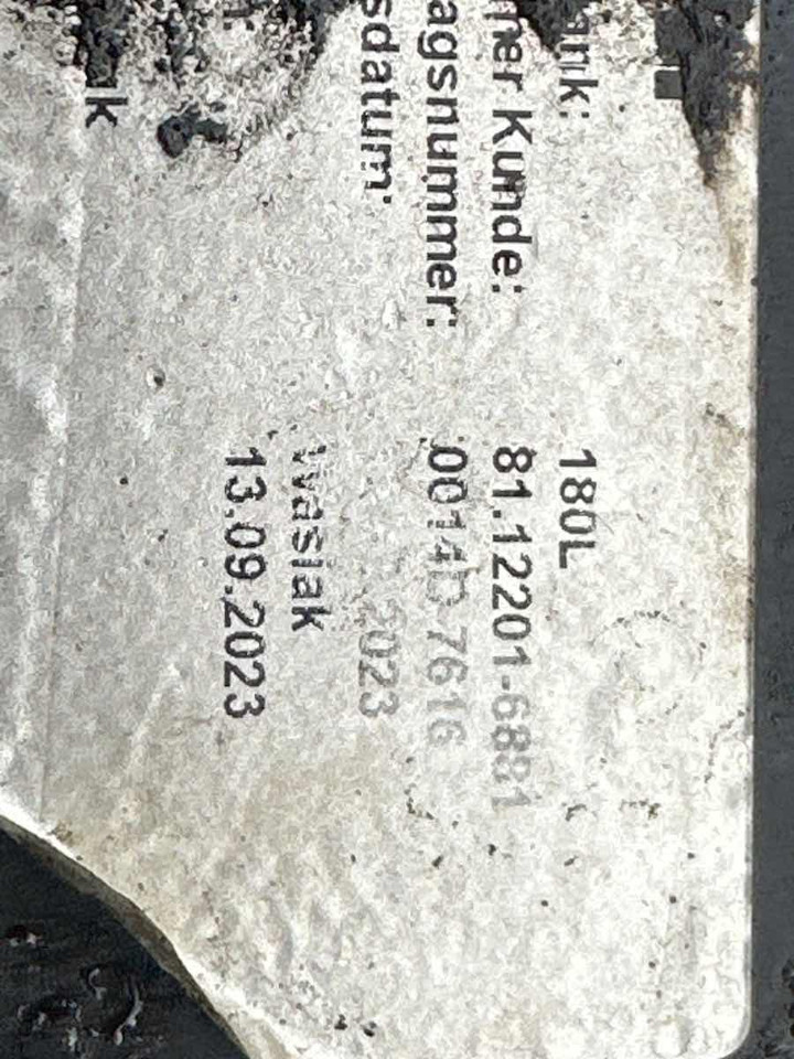 MAN FUEL TANK 81.12201-6881 - 연료 시스템 트럭 용 : 사진 3 MAN FUEL TANK 81.12201-6881 - 연료 시스템 트럭 용 : 사진 3