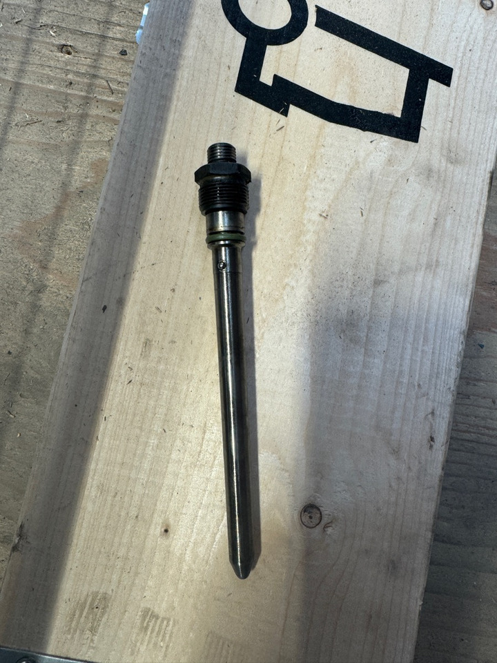 MAN PRESSURE PIPE 51.10301-6164 - 연료 시스템 트럭 용 : 사진 1 MAN PRESSURE PIPE 51.10301-6164 - 연료 시스템 트럭 용 : 사진 1