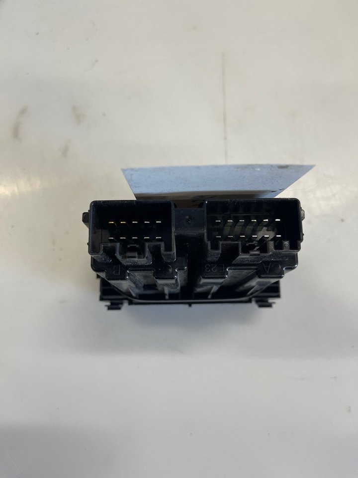SCANIA CONTRTOL PANEL 2595736 - 대시보드 트럭 용 : 사진 3 SCANIA CONTRTOL PANEL 2595736 - 대시보드 트럭 용 : 사진 3