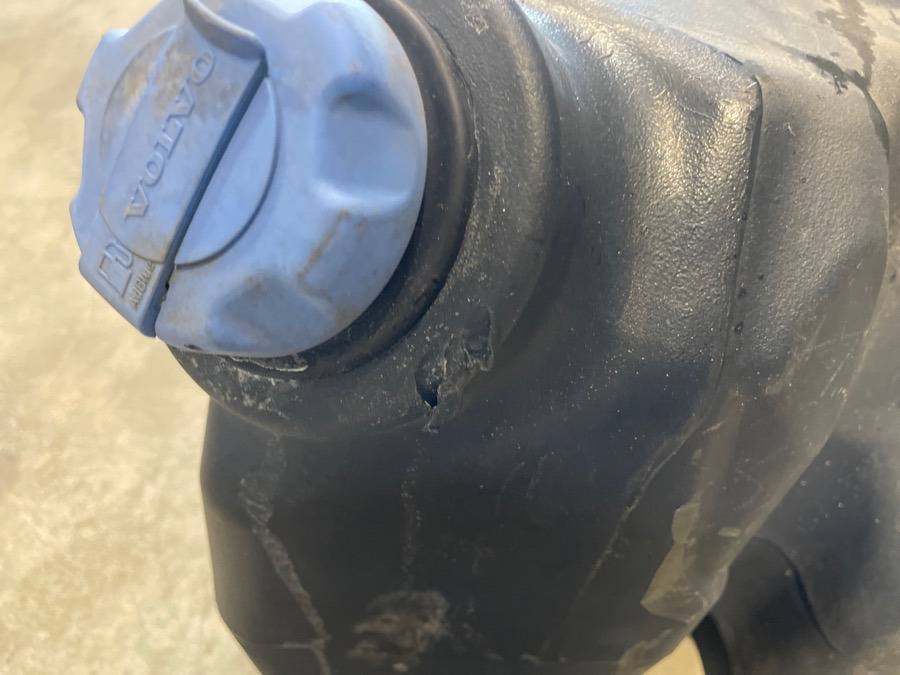 VOLVO ADBLUE TANK 22116321 - 연료 시스템 트럭 용 : 사진 3 VOLVO ADBLUE TANK 22116321 - 연료 시스템 트럭 용 : 사진 3