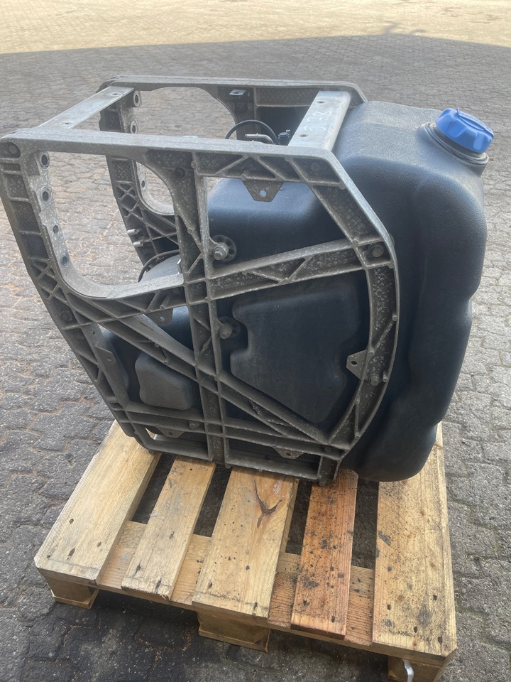 VOLVO ADBLUE TANK 23264001 - 연료 시스템 트럭 용 : 사진 1 VOLVO ADBLUE TANK 23264001 - 연료 시스템 트럭 용 : 사진 1