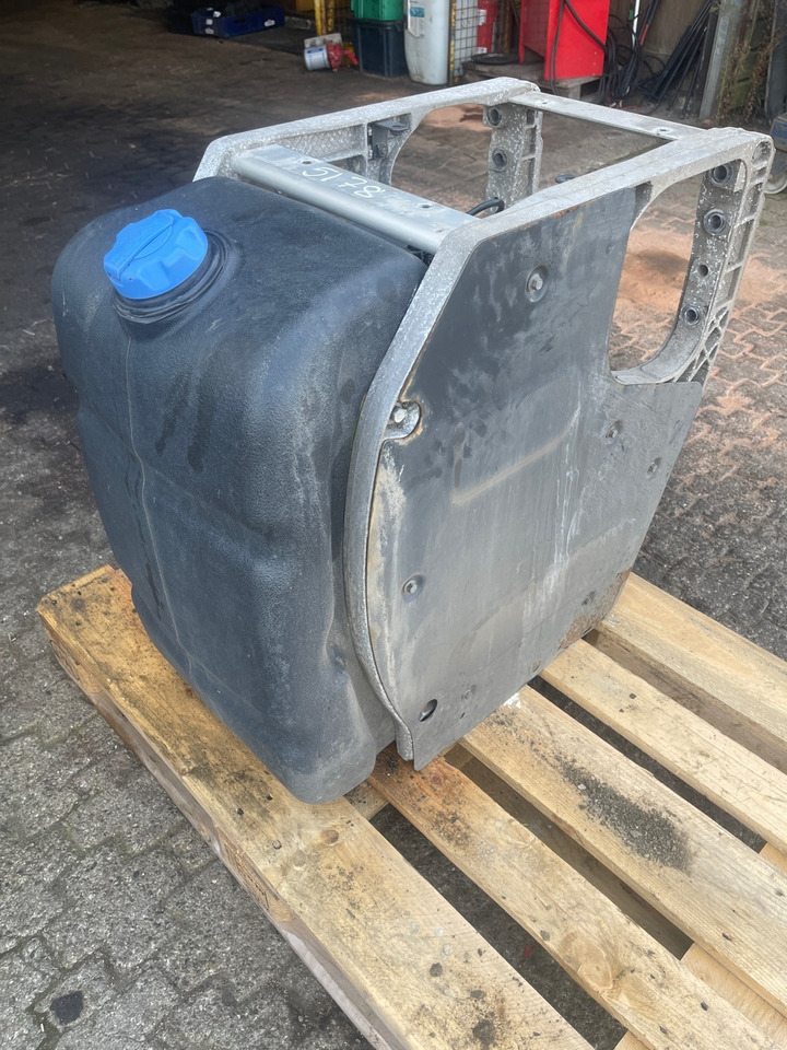 VOLVO ADBLUE TANK 23264001 - 연료 시스템 트럭 용 : 사진 2 VOLVO ADBLUE TANK 23264001 - 연료 시스템 트럭 용 : 사진 2