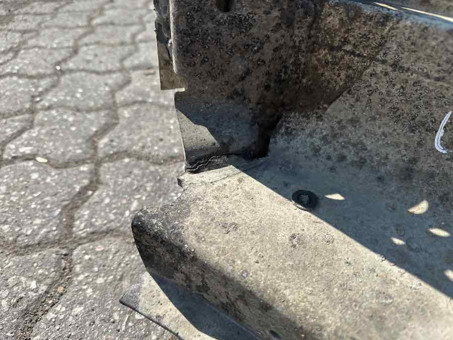 VOLVO BUMPER 84210166 - 보디 및 외관 트럭 용 : 사진 3 VOLVO BUMPER 84210166 - 보디 및 외관 트럭 용 : 사진 3