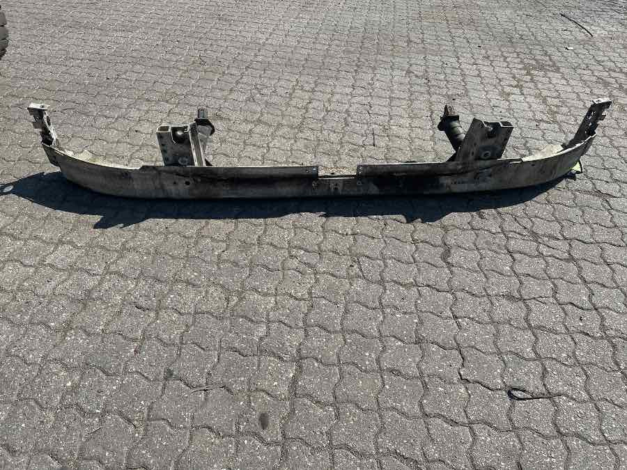 VOLVO BUMPER 84210166 - 보디 및 외관 트럭 용 : 사진 4 VOLVO BUMPER 84210166 - 보디 및 외관 트럭 용 : 사진 4