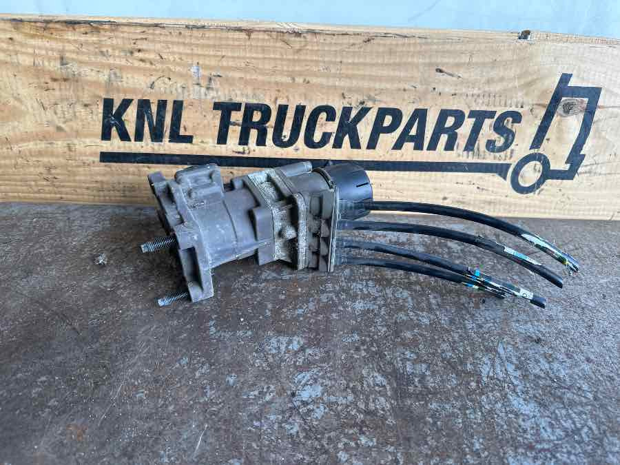 VOLVO FOOT BRAKE VALVE 21390592 - 브레이크 밸브 트럭 용 : 사진 2 VOLVO FOOT BRAKE VALVE 21390592 - 브레이크 밸브 트럭 용 : 사진 2