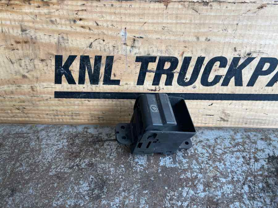 VOLVO HANDBRAKE SWITCH 23126245 - 전기 설비 트럭 용 : 사진 1 VOLVO HANDBRAKE SWITCH 23126245 - 전기 설비 트럭 용 : 사진 1