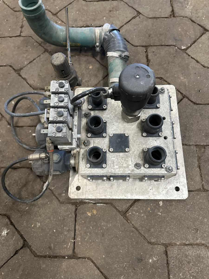 VOLVO HEATING VALVE 21562570 - 예비 부속 버스 용 : 사진 2 VOLVO HEATING VALVE 21562570 - 예비 부속 버스 용 : 사진 2