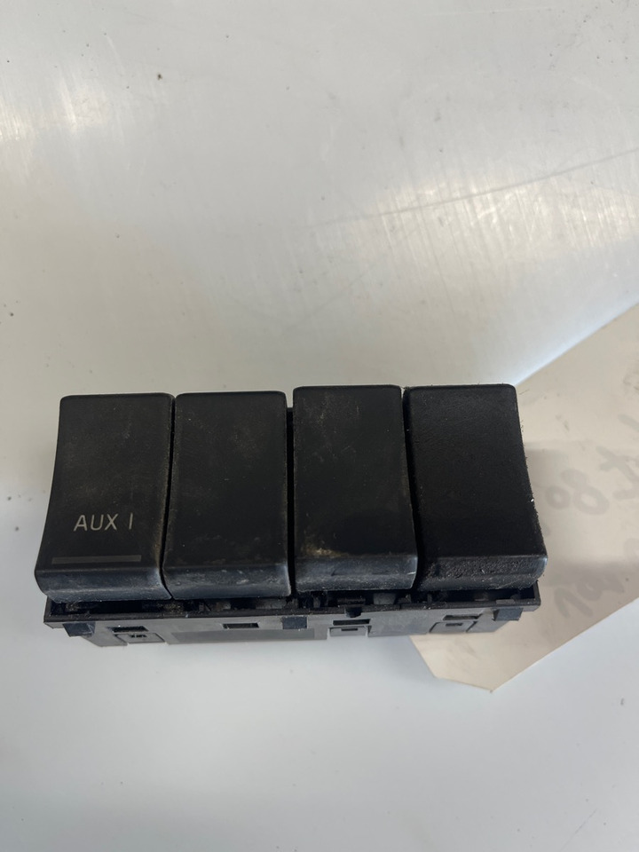 VOLVO SWITCH MODUL 22026373 - 대시보드 트럭 용 : 사진 2 VOLVO SWITCH MODUL 22026373 - 대시보드 트럭 용 : 사진 2