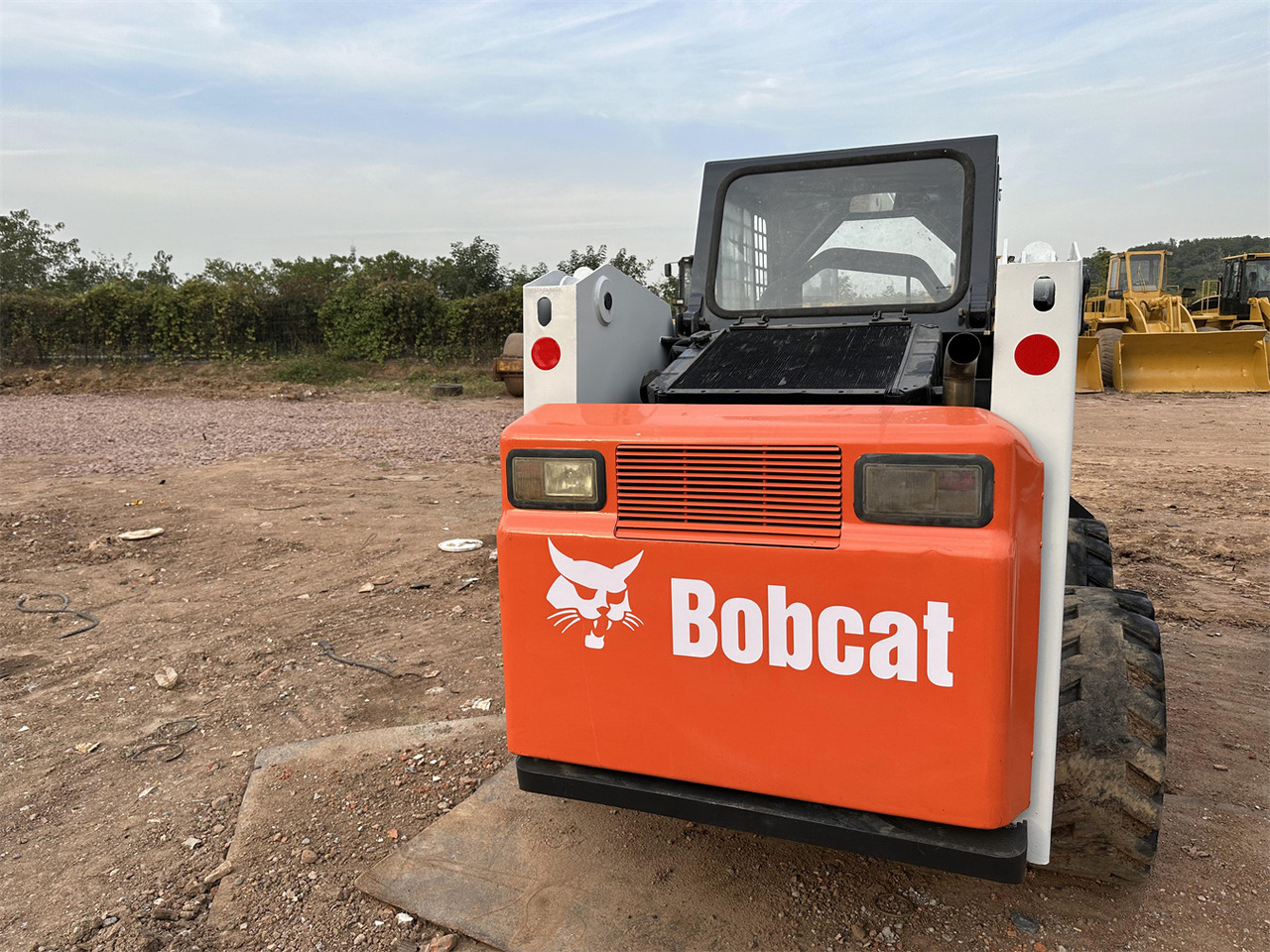 BOBCAT S300 - 스키드 스티어 로더 : 사진 3 BOBCAT S300 - 스키드 스티어 로더 : 사진 3