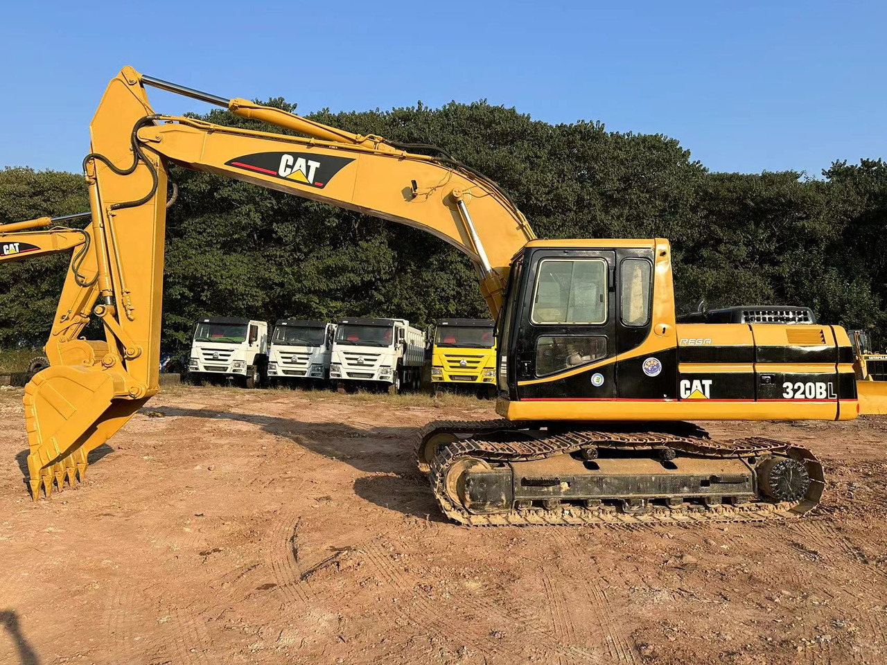 CAT 320B - 크롤러 굴삭기 : 사진 2 CAT 320B - 크롤러 굴삭기 : 사진 2
