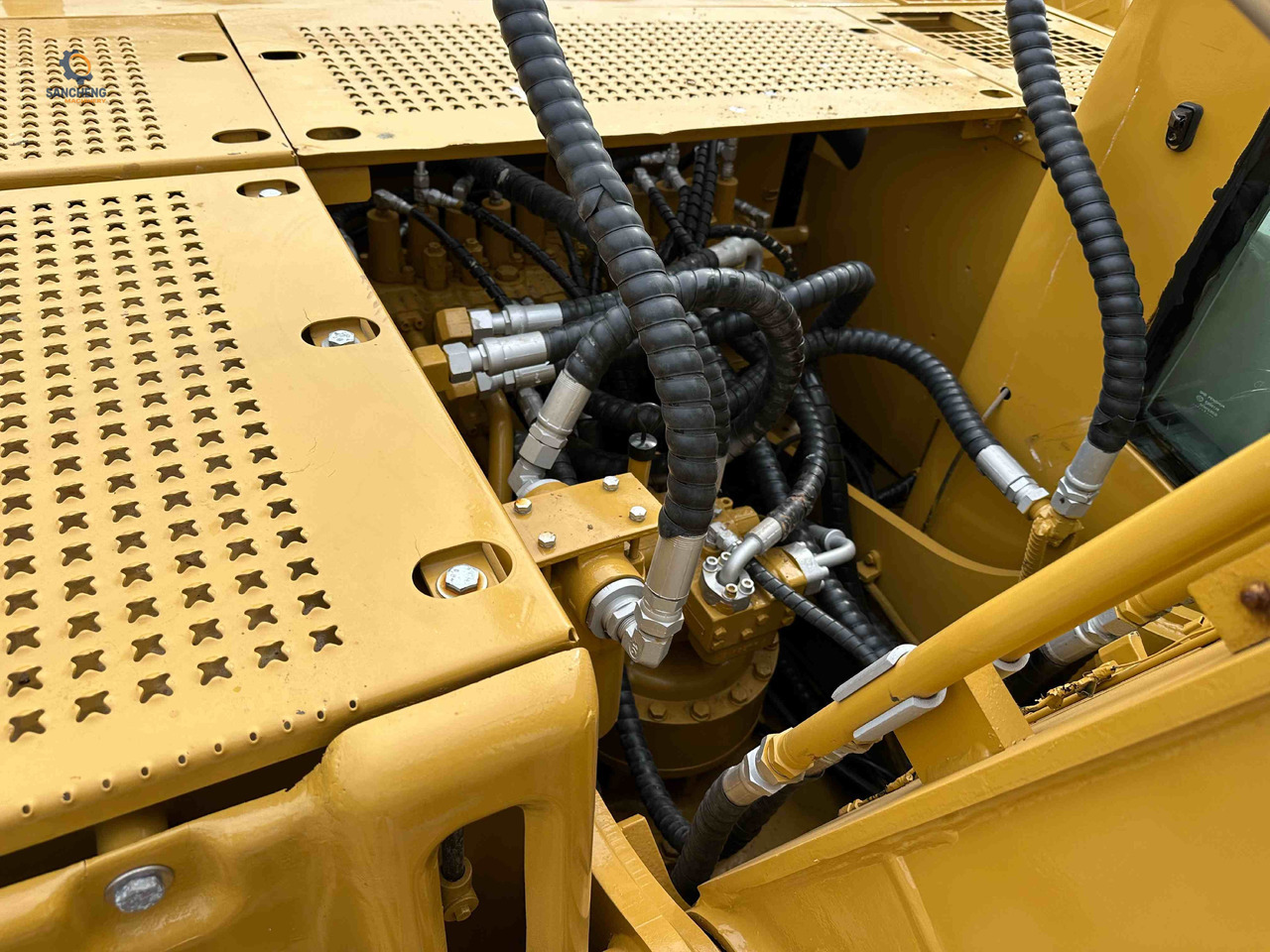 크롤러 굴삭기 CAT 320CL excavator with hammer : 사진 8 크롤러 굴삭기 CAT 320CL excavator with hammer : 사진 8