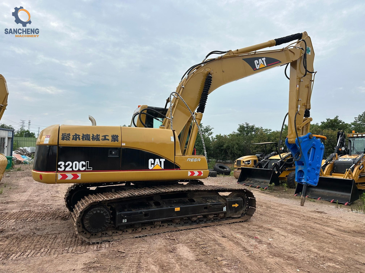 CAT 320CL with hammer - 크롤러 굴삭기 : 사진 3 CAT 320CL with hammer - 크롤러 굴삭기 : 사진 3