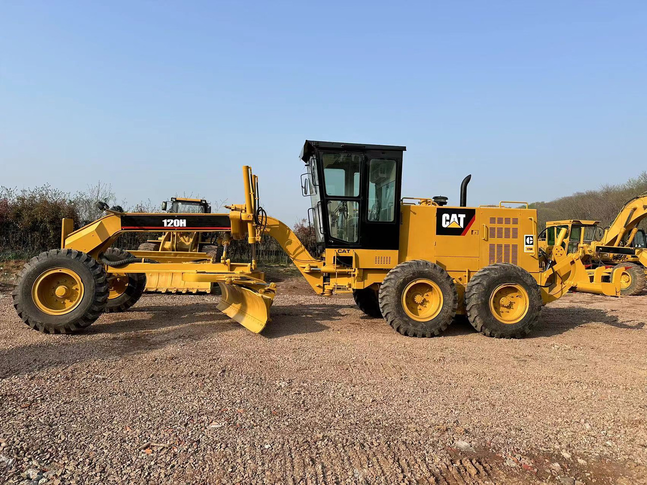 CATERPILLAR 120H motor grader - 그레이더 : 사진 1 CATERPILLAR 120H motor grader - 그레이더 : 사진 1