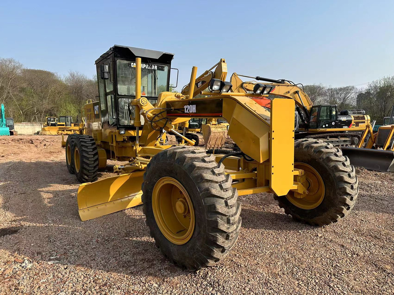CATERPILLAR 120H motor grader - 그레이더 : 사진 3 CATERPILLAR 120H motor grader - 그레이더 : 사진 3
