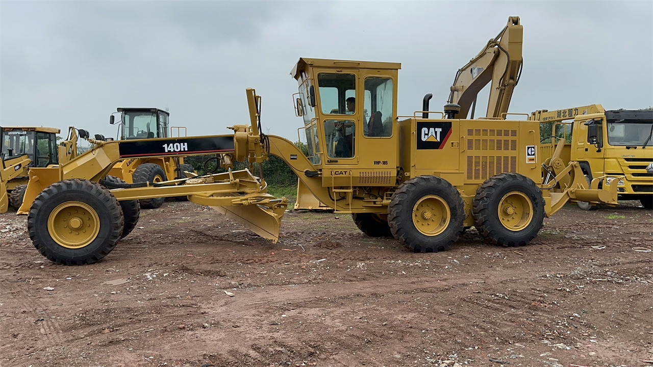 CATERPILLAR 140H motor grader - 그레이더 : 사진 4 CATERPILLAR 140H motor grader - 그레이더 : 사진 4