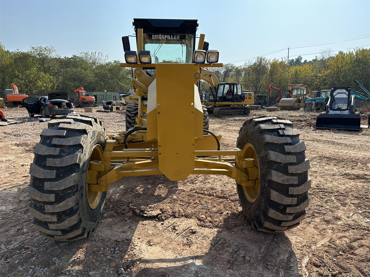 CATERPILLAR 140H - 그레이더 : 사진 2 CATERPILLAR 140H - 그레이더 : 사진 2