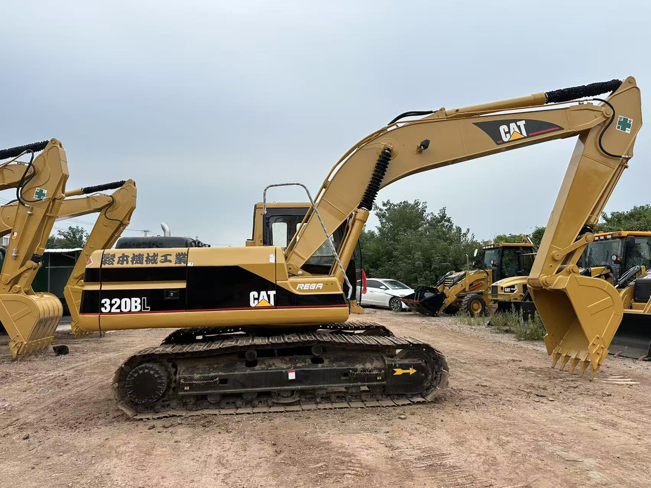 CATERPILLAR 320BL crawler excavator - 굴착기 : 사진 2 CATERPILLAR 320BL crawler excavator - 굴착기 : 사진 2