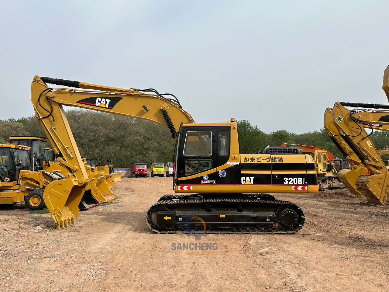 CATERPILLAR 320BL - 크롤러 굴삭기 : 사진 4 CATERPILLAR 320BL - 크롤러 굴삭기 : 사진 4