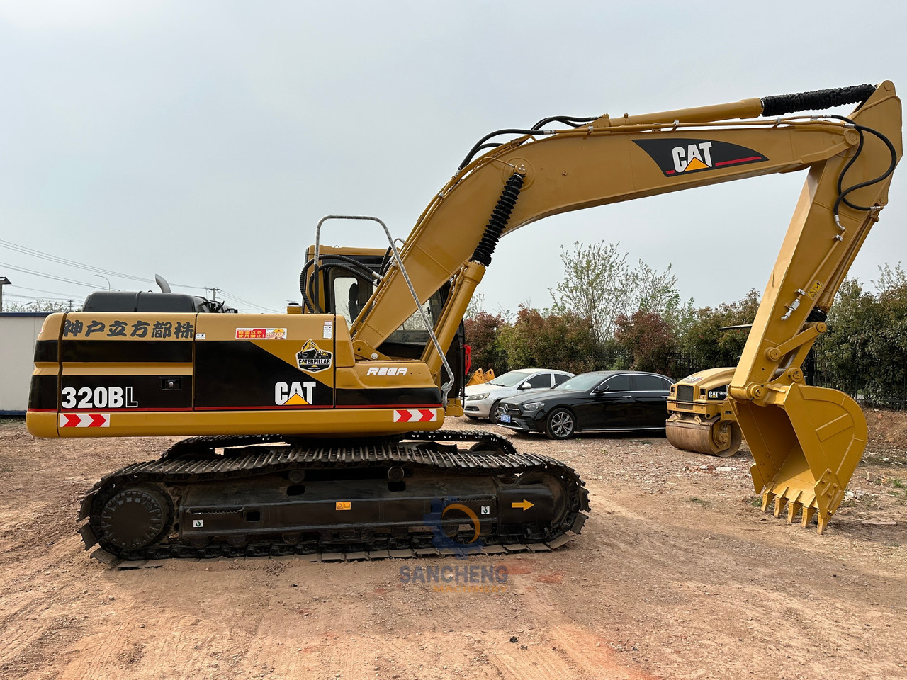 CATERPILLAR 320BL - 크롤러 굴삭기 : 사진 5 CATERPILLAR 320BL - 크롤러 굴삭기 : 사진 5