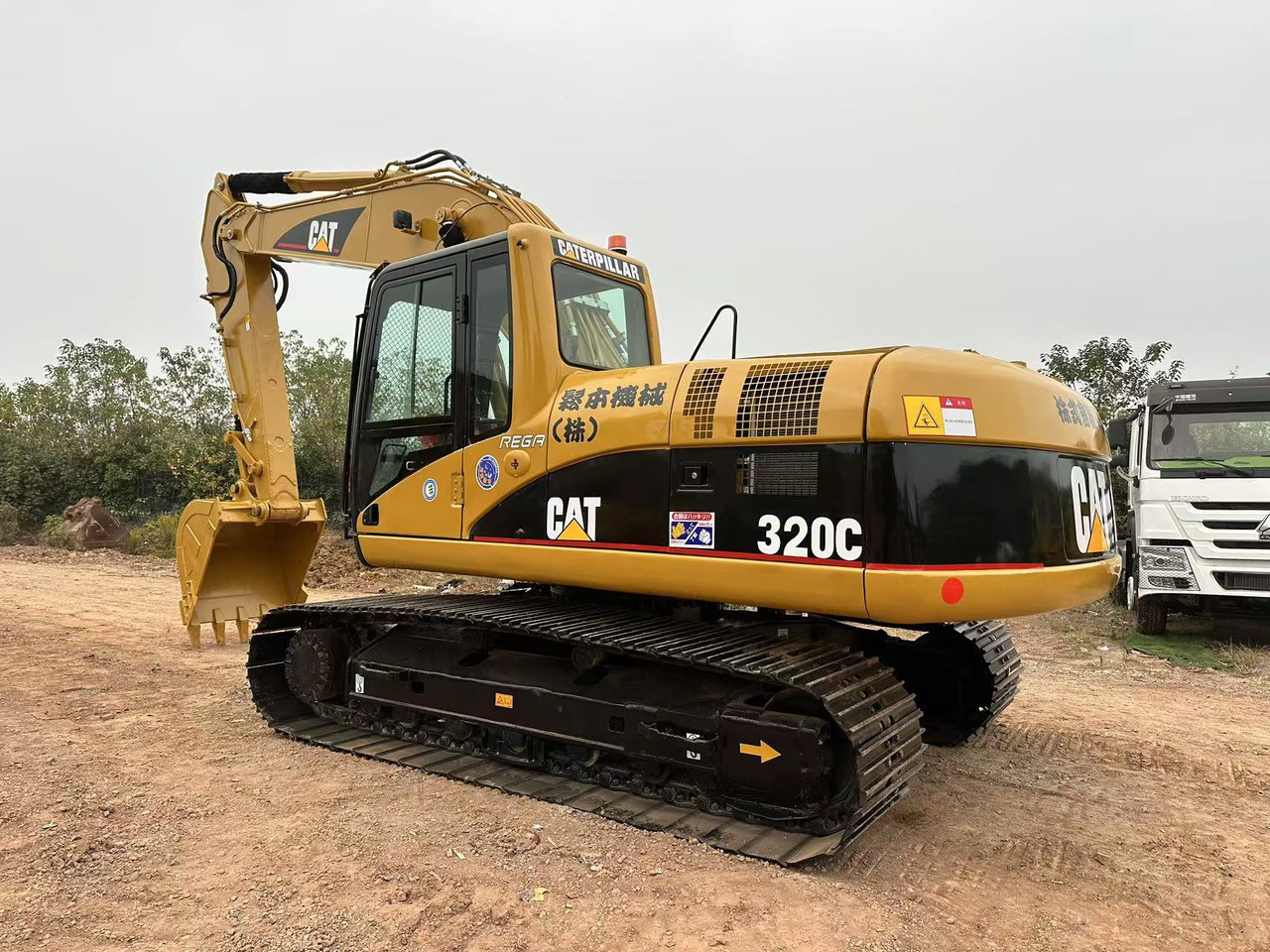 CATERPILLAR 320C - 크롤러 굴삭기 : 사진 4 CATERPILLAR 320C - 크롤러 굴삭기 : 사진 4