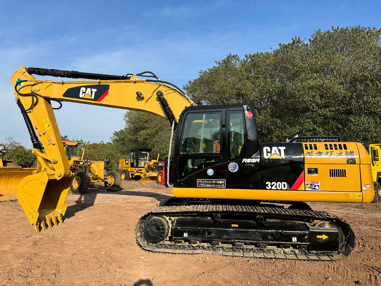 CATERPILLAR 320D2L excavator - 크롤러 굴삭기 : 사진 2 CATERPILLAR 320D2L excavator - 크롤러 굴삭기 : 사진 2