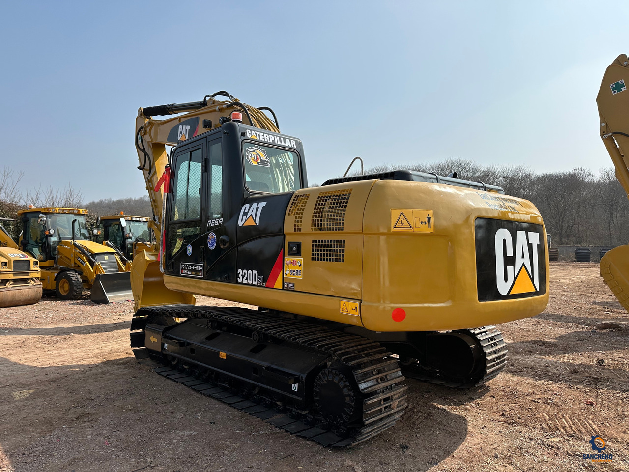 CATERPILLAR 320D2L - 크롤러 굴삭기 : 사진 4 CATERPILLAR 320D2L - 크롤러 굴삭기 : 사진 4