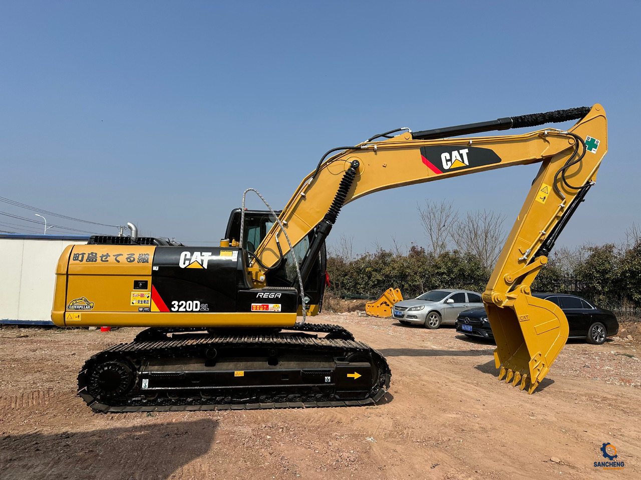 CATERPILLAR 320D2L - 크롤러 굴삭기 : 사진 1 CATERPILLAR 320D2L - 크롤러 굴삭기 : 사진 1