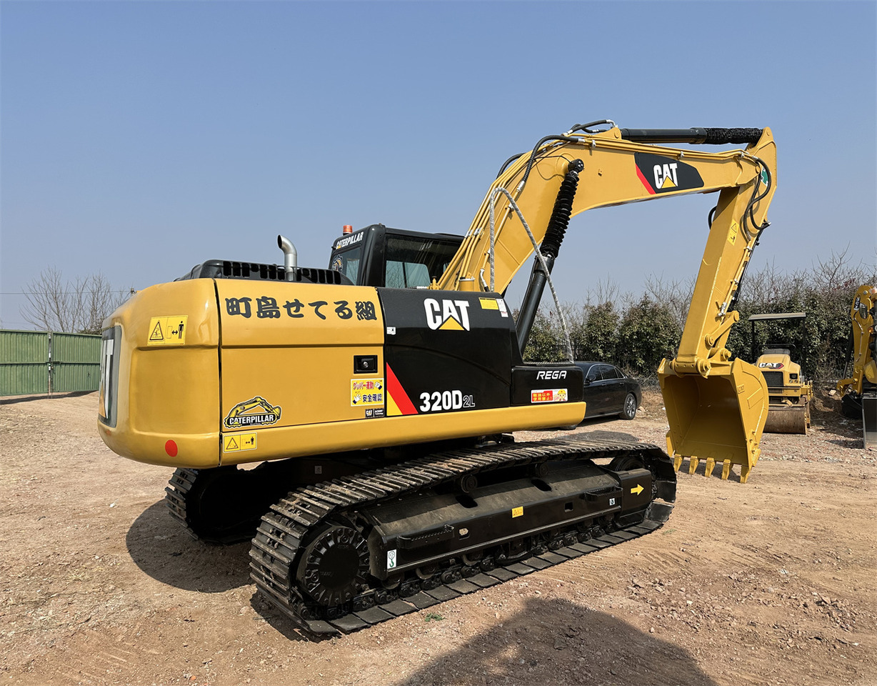 CATERPILLAR 320D2L - 크롤러 굴삭기 : 사진 2 CATERPILLAR 320D2L - 크롤러 굴삭기 : 사진 2