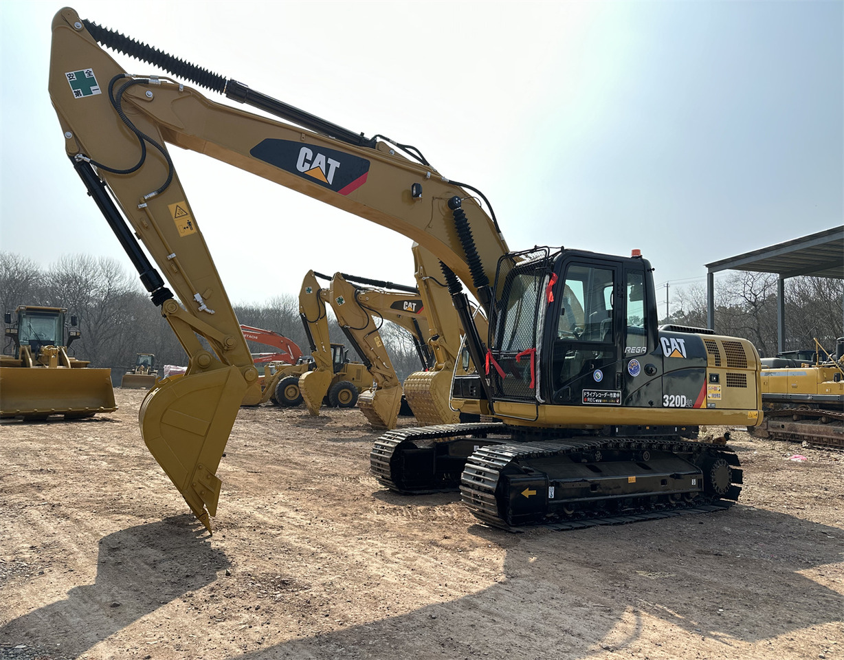 CATERPILLAR 320D2L - 크롤러 굴삭기 : 사진 4 CATERPILLAR 320D2L - 크롤러 굴삭기 : 사진 4