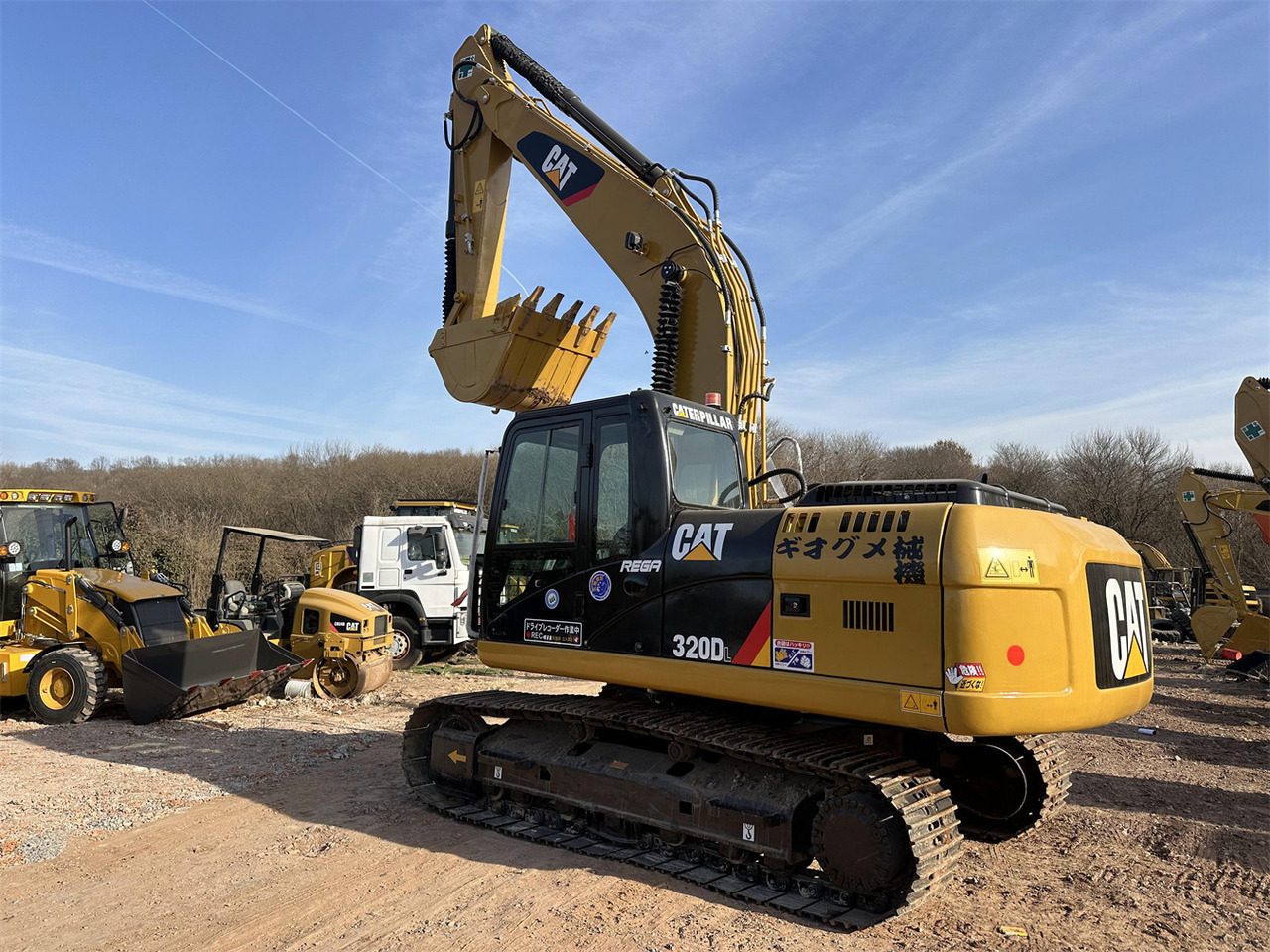 CATERPILLAR 320D - 크롤러 굴삭기 : 사진 2 CATERPILLAR 320D - 크롤러 굴삭기 : 사진 2