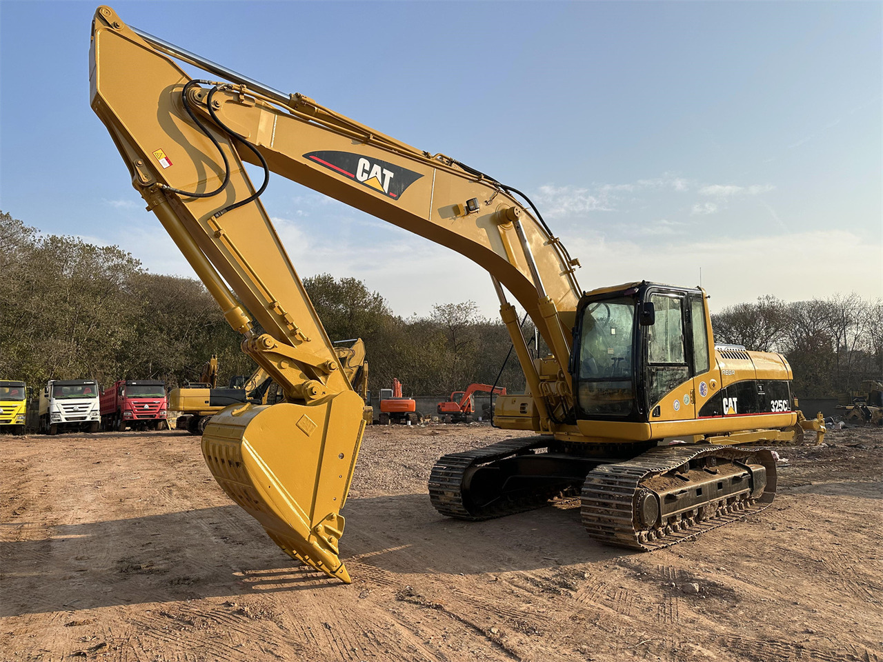CATERPILLAR 325C - 크롤러 굴삭기 : 사진 4 CATERPILLAR 325C - 크롤러 굴삭기 : 사진 4