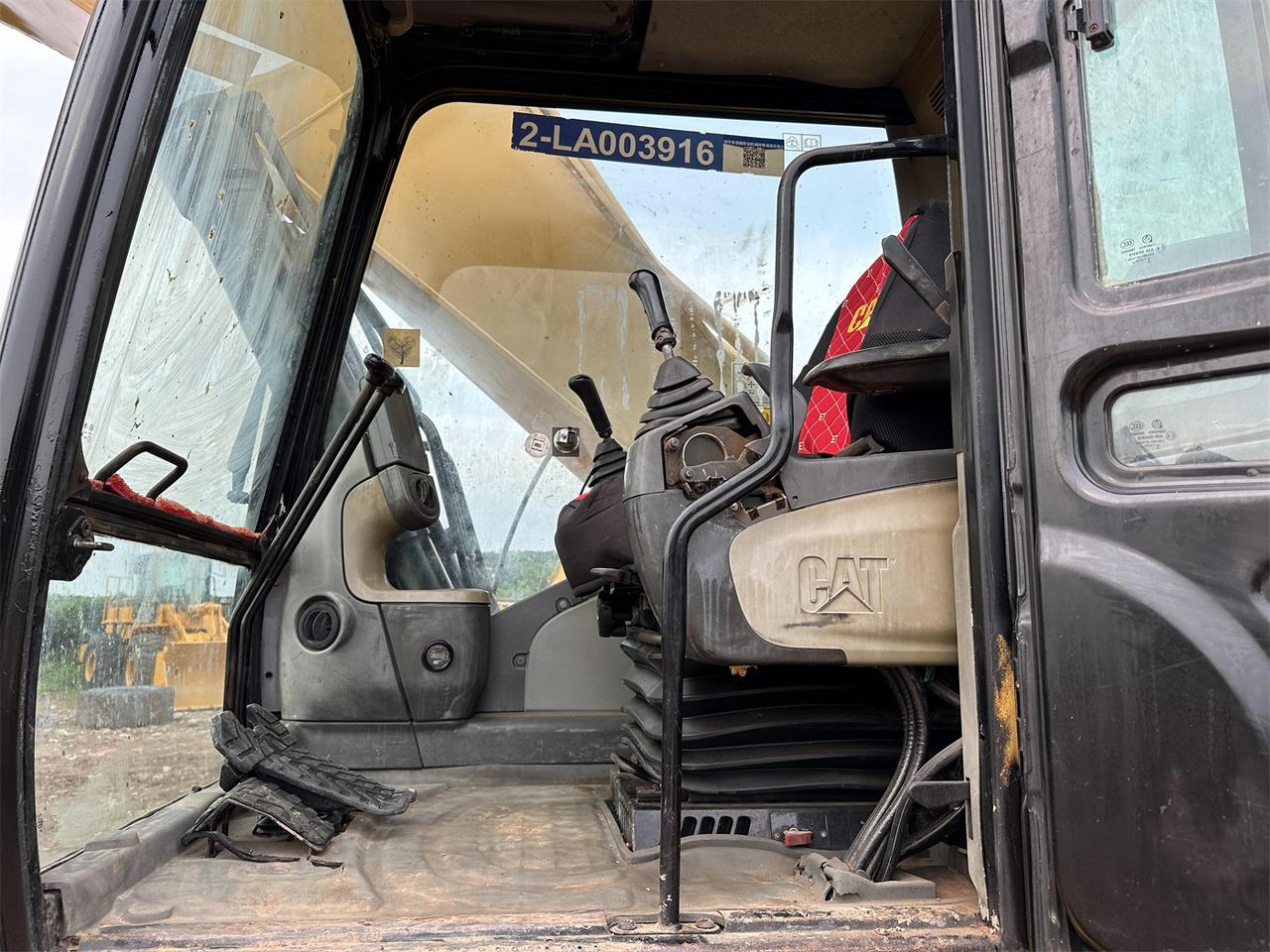 크롤러 굴삭기 CATERPILLAR 330D : 사진 9