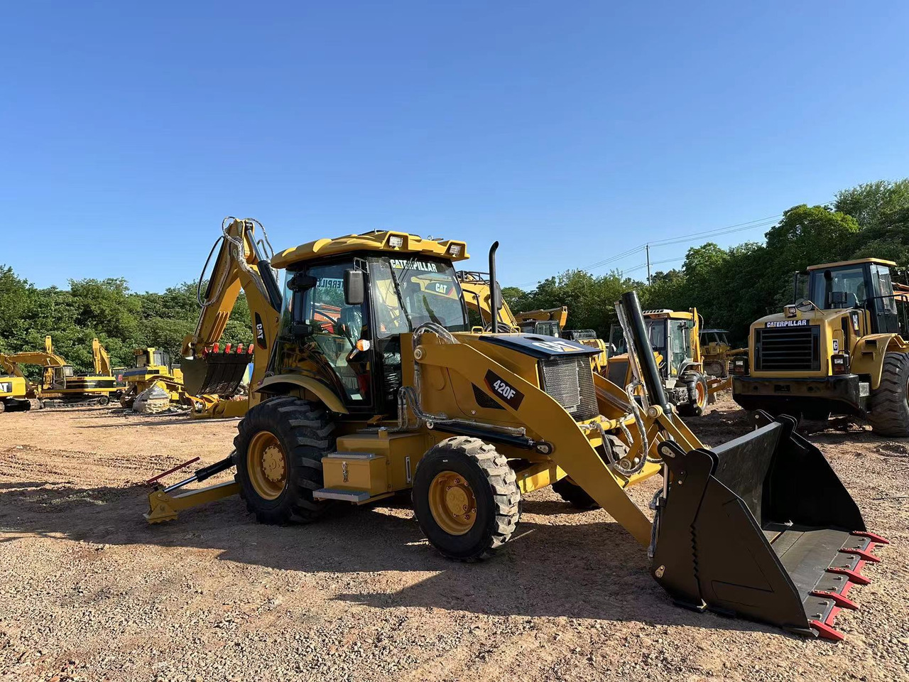 CATERPILLAR 420F2 - 백호 로더 : 사진 2 CATERPILLAR 420F2 - 백호 로더 : 사진 2
