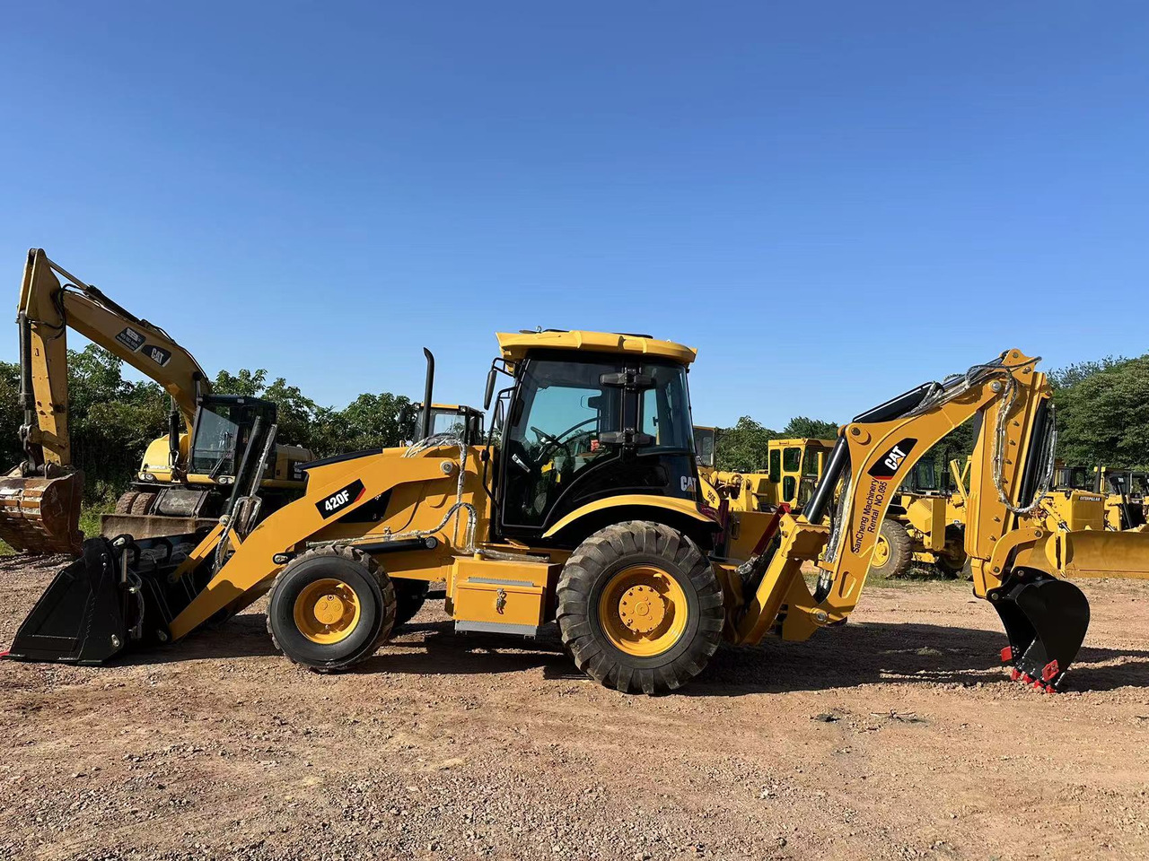 CATERPILLAR 420F2 - 백호 로더 : 사진 4 CATERPILLAR 420F2 - 백호 로더 : 사진 4