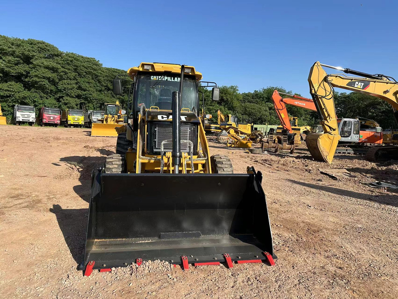 CATERPILLAR 420F2 - 백호 로더 : 사진 2 CATERPILLAR 420F2 - 백호 로더 : 사진 2