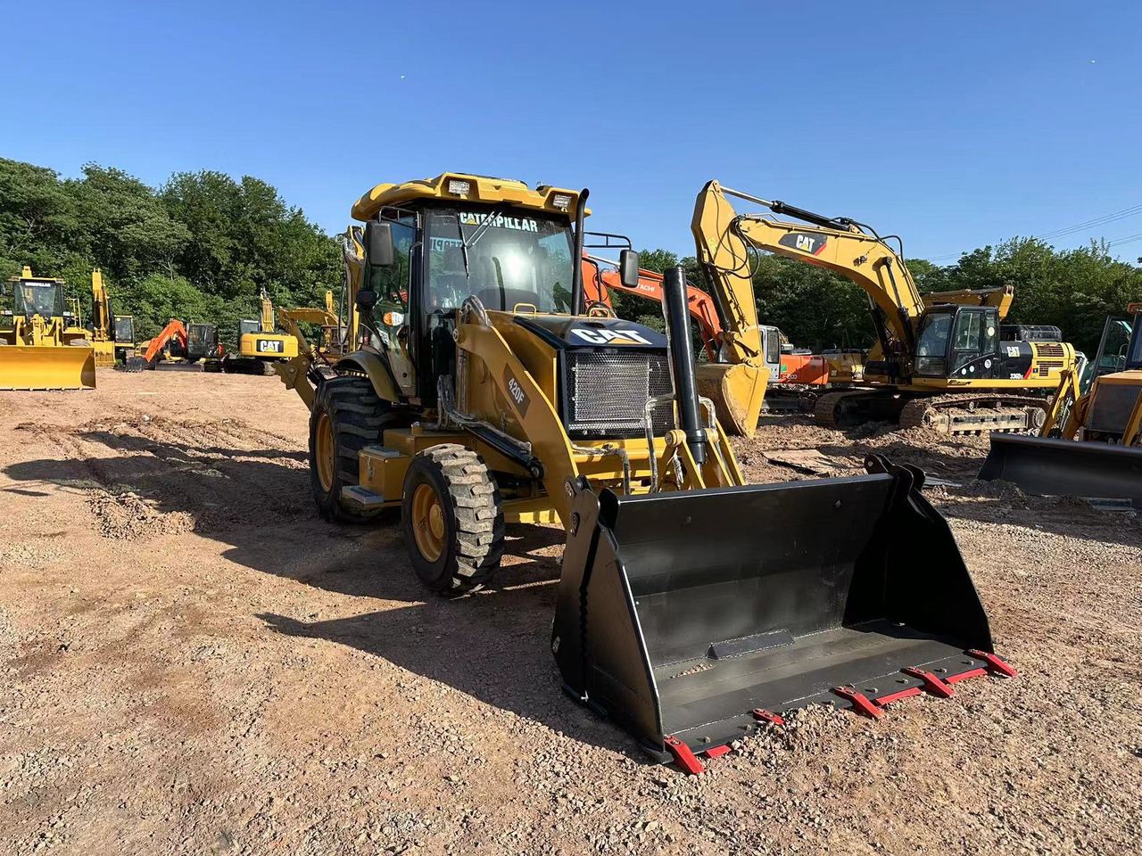CATERPILLAR 420F2 - 백호 로더 : 사진 3 CATERPILLAR 420F2 - 백호 로더 : 사진 3