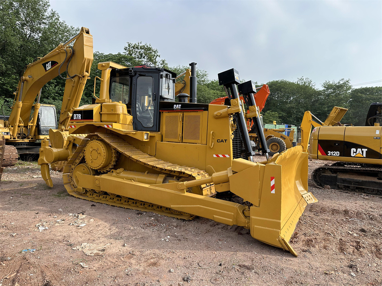 CATERPILLAR D7R - 불도저 : 사진 3 CATERPILLAR D7R - 불도저 : 사진 3