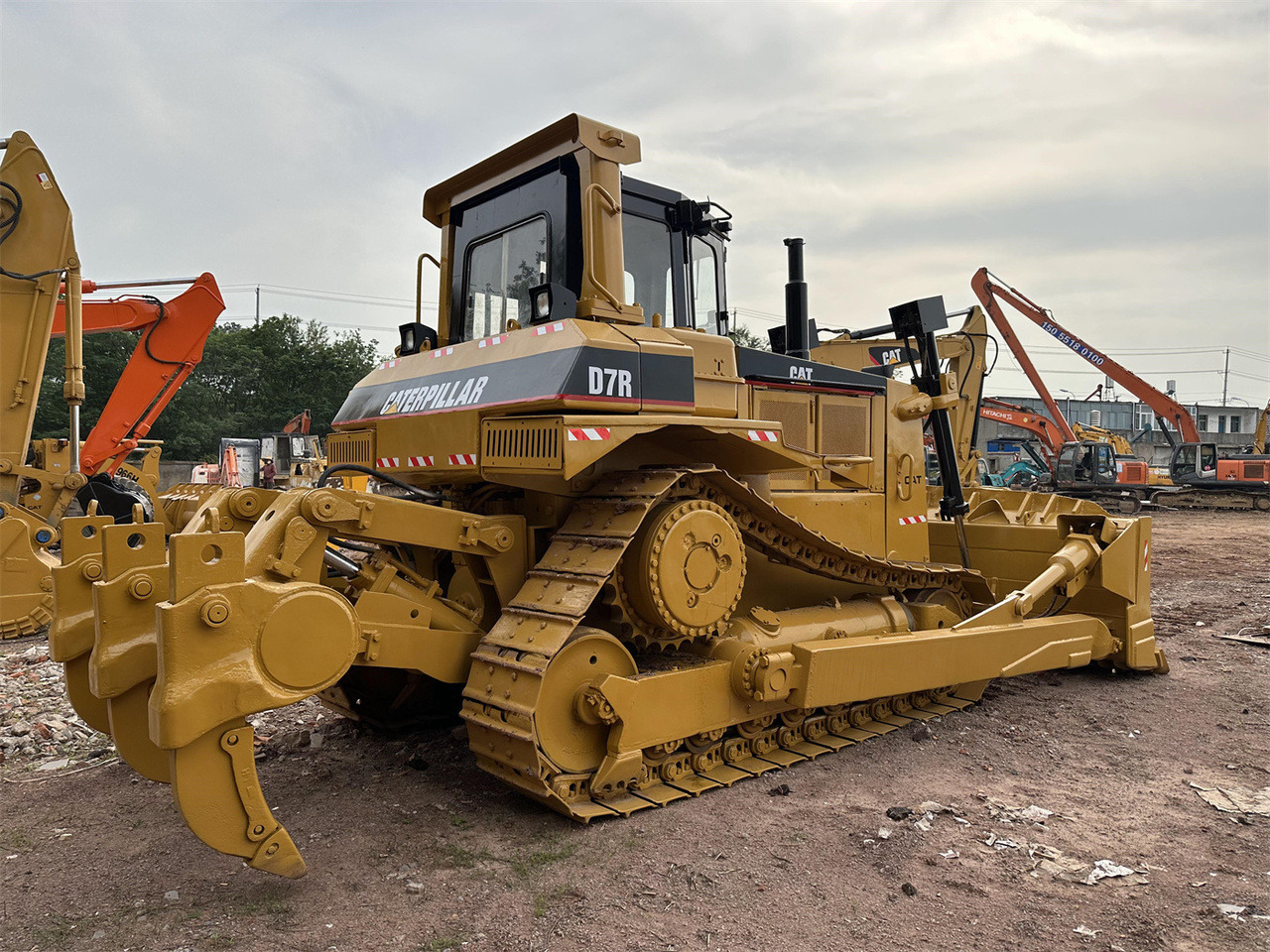 CATERPILLAR D7R - 불도저 : 사진 2 CATERPILLAR D7R - 불도저 : 사진 2