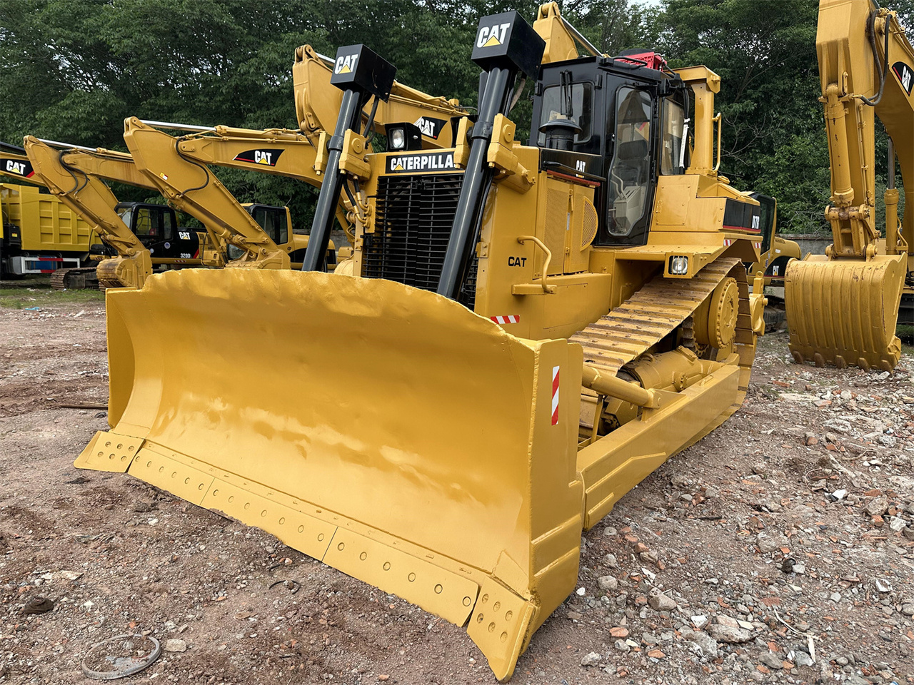 CATERPILLAR D7R - 불도저 : 사진 2 CATERPILLAR D7R - 불도저 : 사진 2