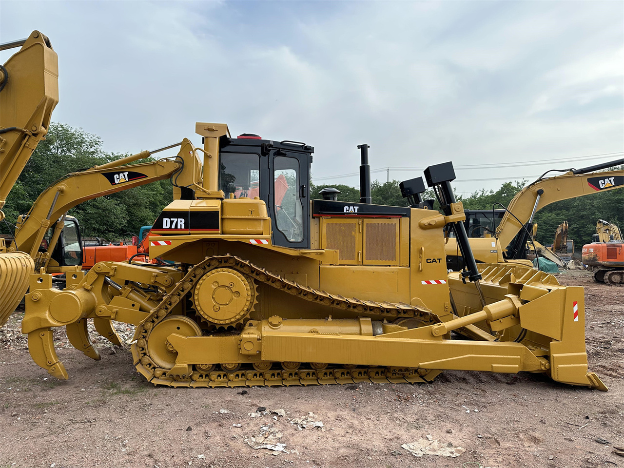 CATERPILLAR D7R - 불도저 : 사진 4 CATERPILLAR D7R - 불도저 : 사진 4