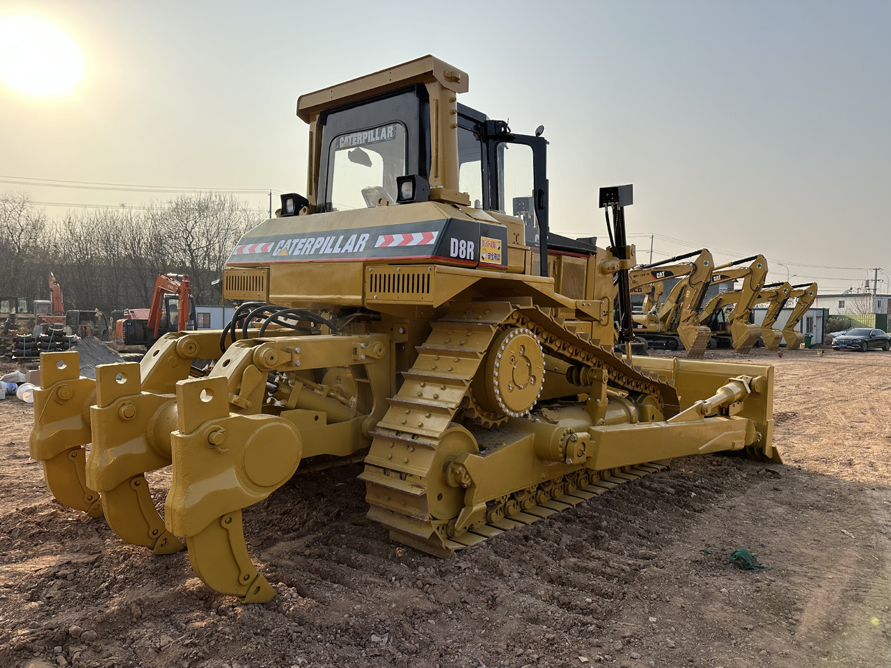 CATERPILLAR D8R - 불도저 : 사진 1 CATERPILLAR D8R - 불도저 : 사진 1