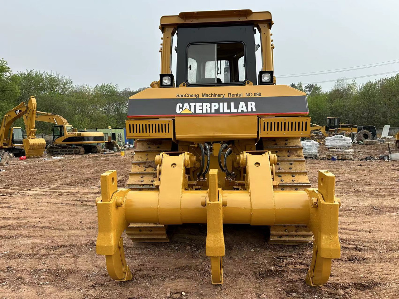 CATERPILLAR D8R - 불도저 : 사진 4 CATERPILLAR D8R - 불도저 : 사진 4
