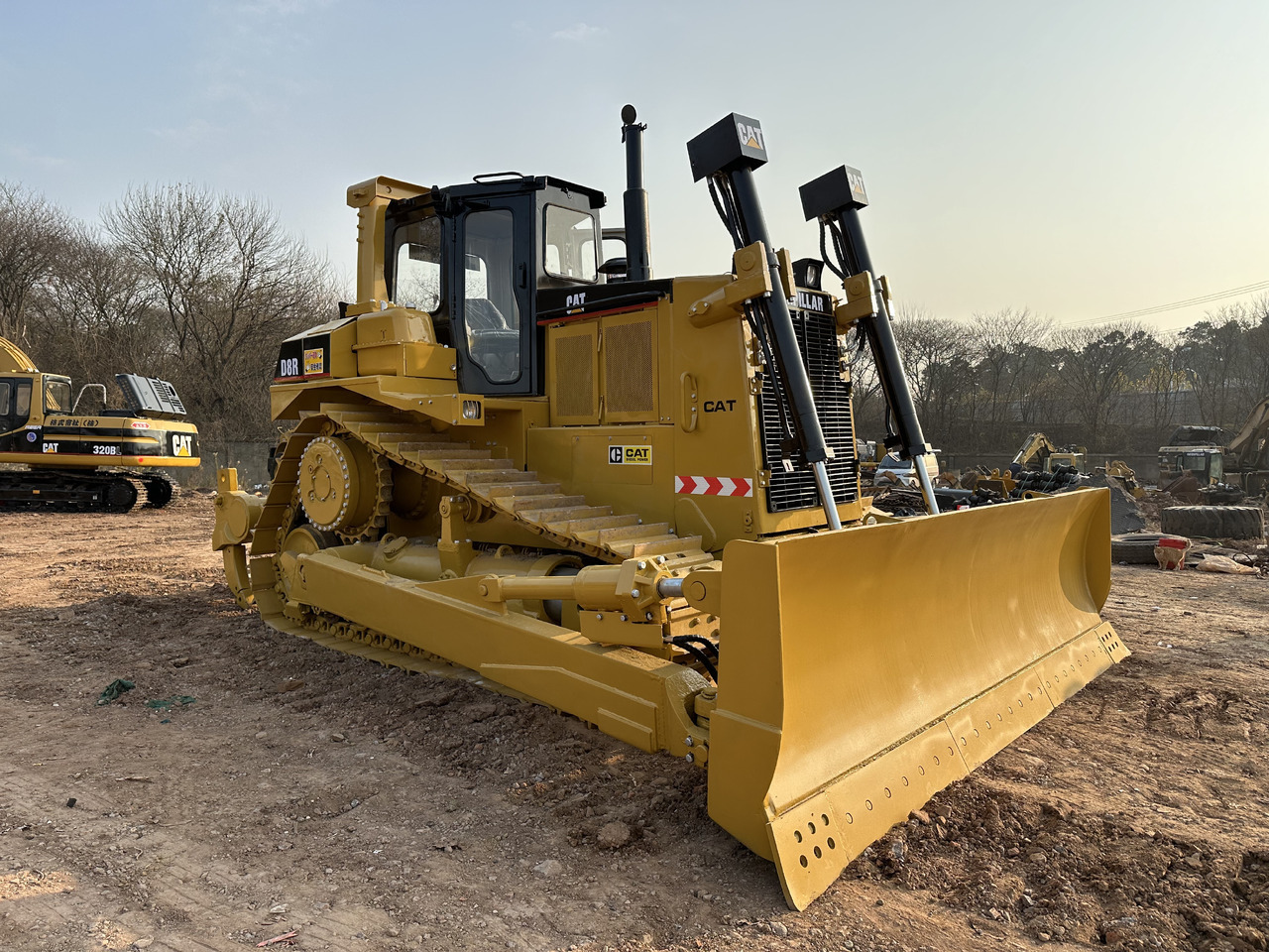 CATERPILLAR D8R - 불도저 : 사진 2 CATERPILLAR D8R - 불도저 : 사진 2