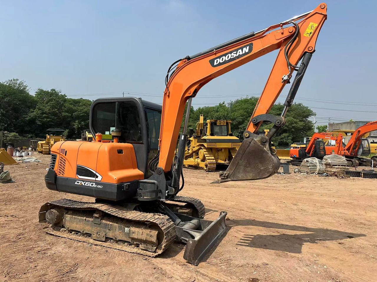 DOOSAN DX60 - 미니 굴삭기 : 사진 4 DOOSAN DX60 - 미니 굴삭기 : 사진 4